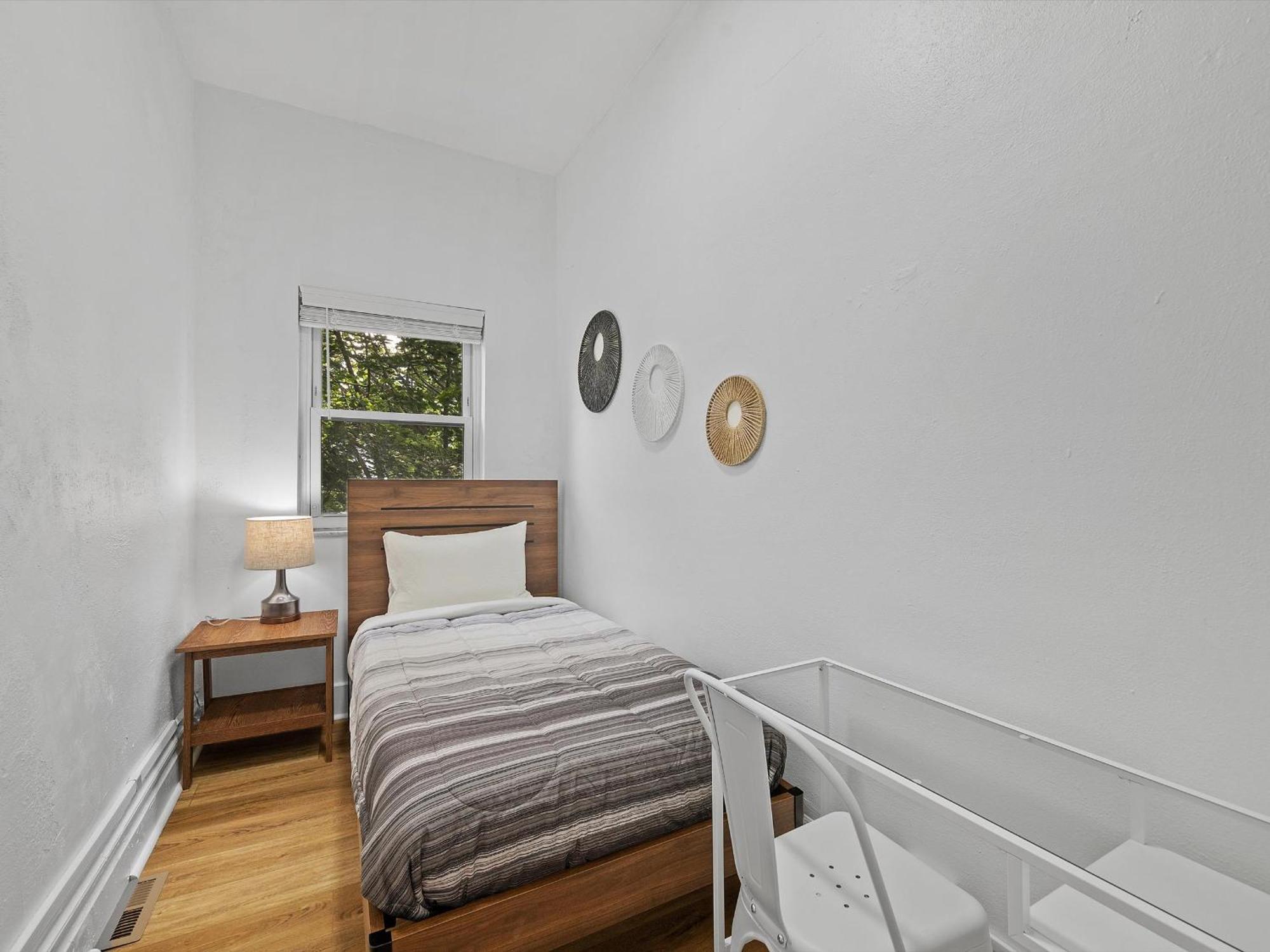 Bloomfield, Shadyside !c Modern And Cozy Private Bedroom With Shared Bathroom